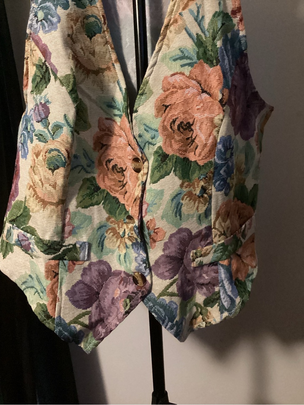 SHEIN Floral Tapestry Vest in Cream, Green, Purple, Peach
